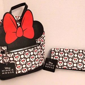 Disney's minnie mouse medium size backpack and wallet bundle
